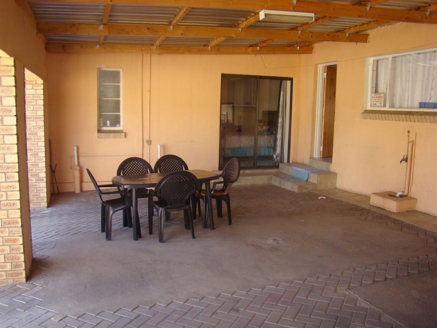 4 Bedroom Property for Sale in Keimoes Northern Cape